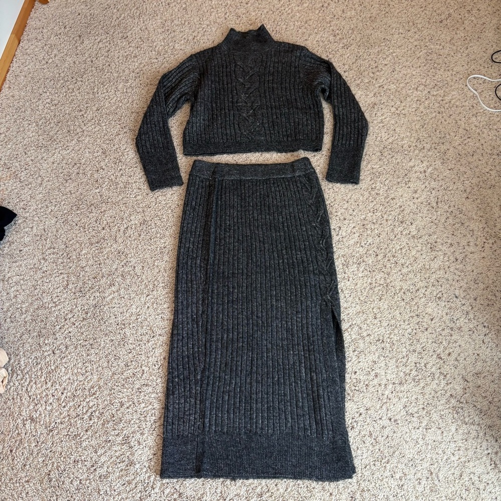 Ophelia Roe Medium Gray Knit Skirt Set
